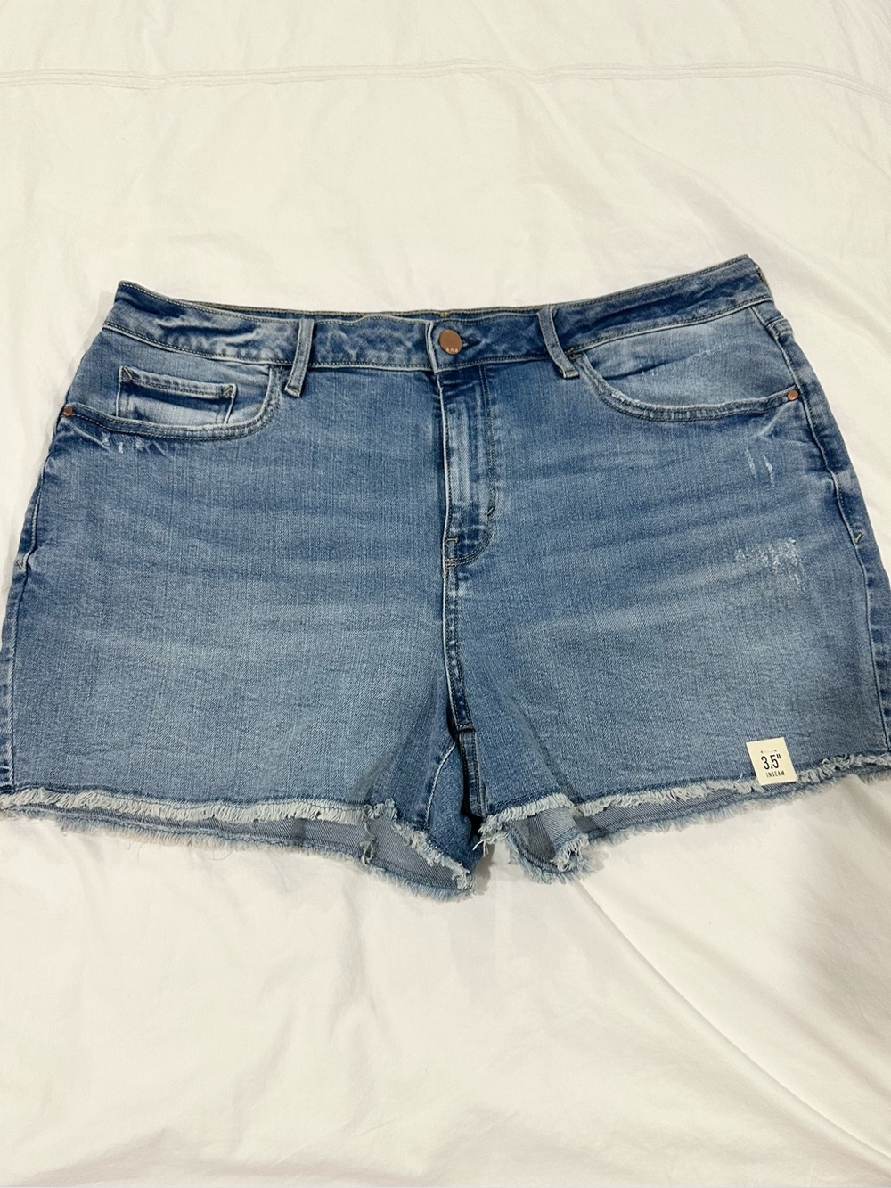 ana Mid-Rise 3.5" Denim Short Denim Jean Shorts in Blue Size 18